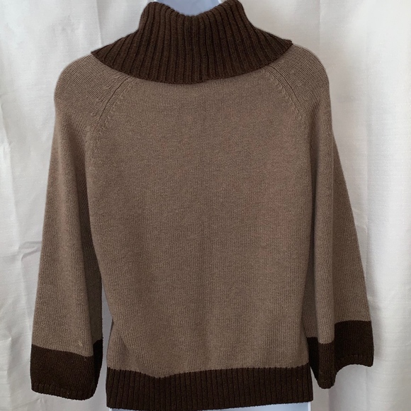 EUC - Pria Cowl Neck Cropped Sweater!! - Picture 3 of 3